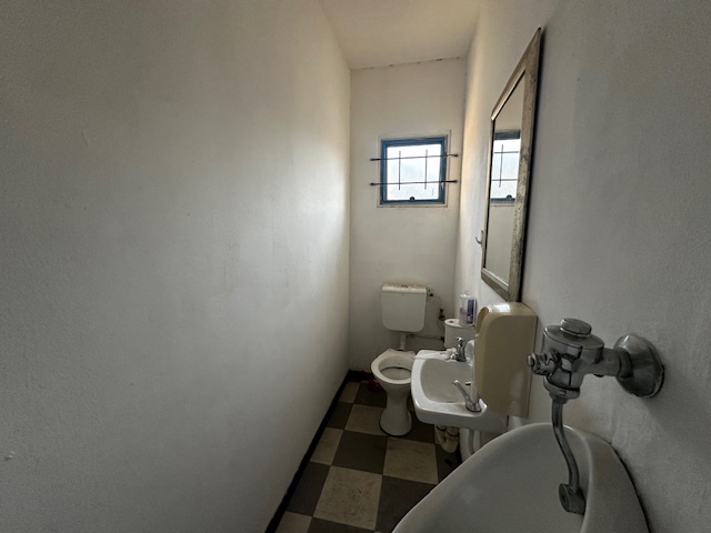 To Let Commercial Property for Rent in Maitland Western Cape